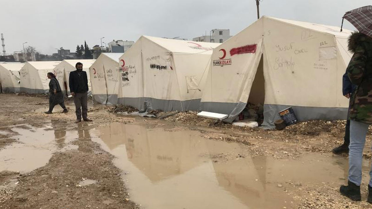 Adıyaman'da sağanak yağış! Çadırlar tahliye edildi