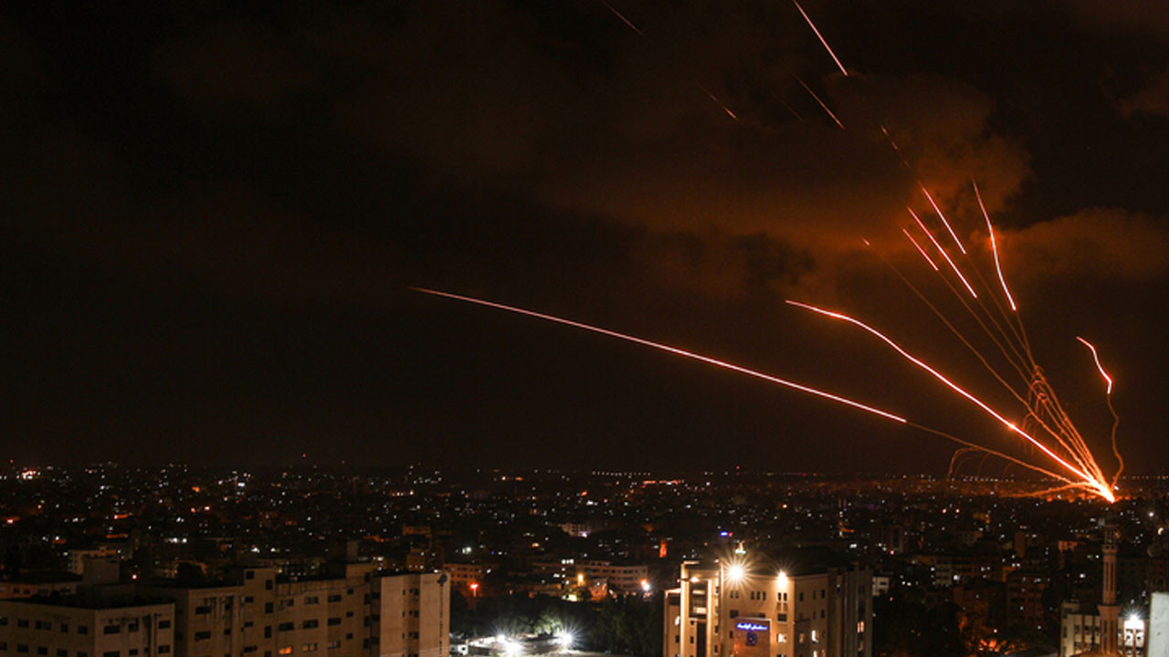 Mescid-i Aksa'ya düzenlenen baskının ardından Gazze'den İsrail'e roket fırlatıldı