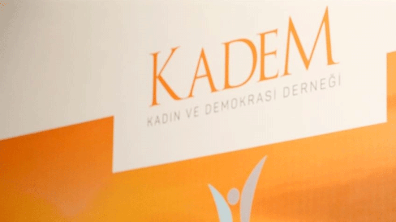 KADEM Başkanı Gümrükçüoğlu, İskenderun'da Kadın Destek Merkezine ziyarette bulundu
