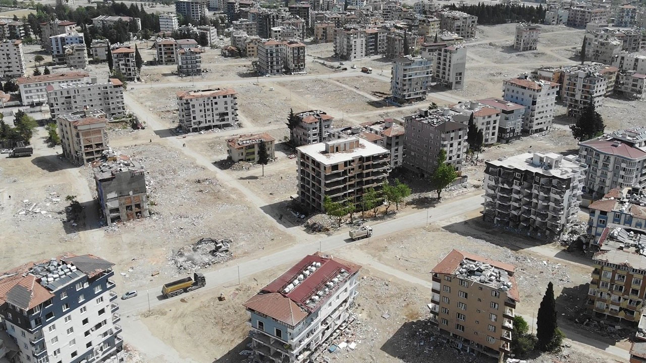 Antakya'da sokaklar yerini sessiz meydanlara bıraktı