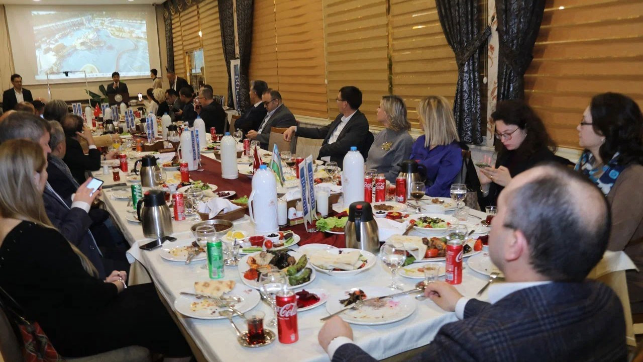 Bosfor Gazetesi'nin iftarına birçok ülkenin Başkonsolosu katıldı