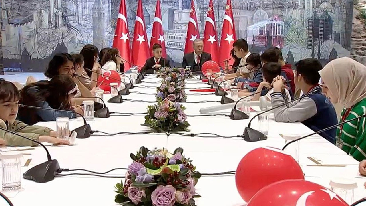 Cumhurbaşkanı Erdoğan: Milletimiz nice badireyi, beraberliğine sarılarak geride bıraktı