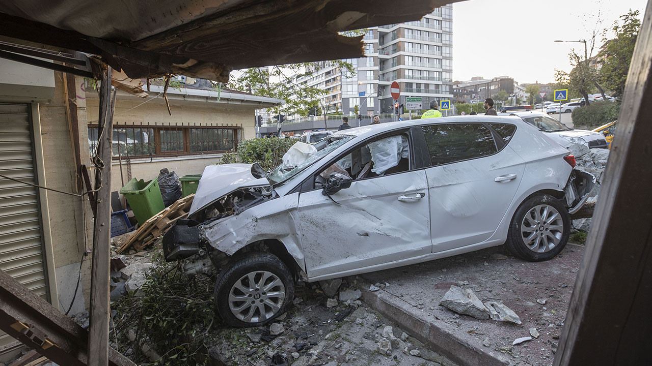 İstanbul'da trafik kazasında 1 kişi ağır yaralandı
