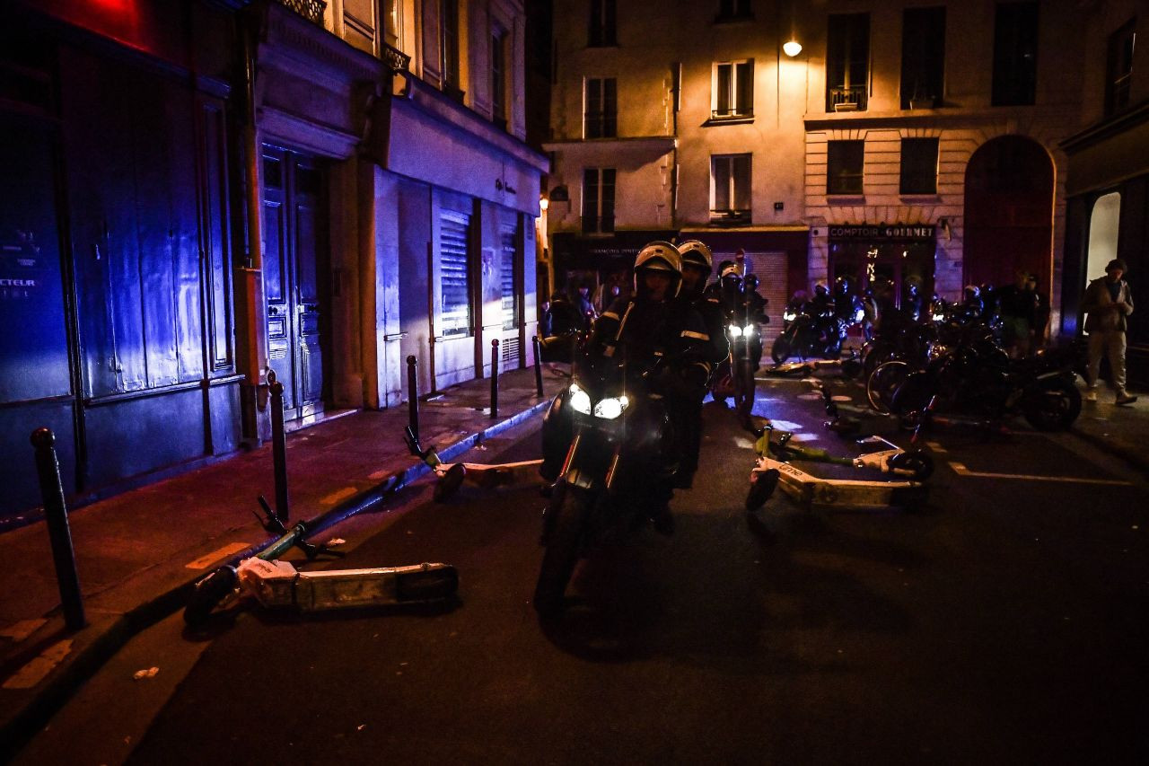Fransa'da olaylı 1 Mayıs: 200 kişi gözaltına alındı - Sayfa 2