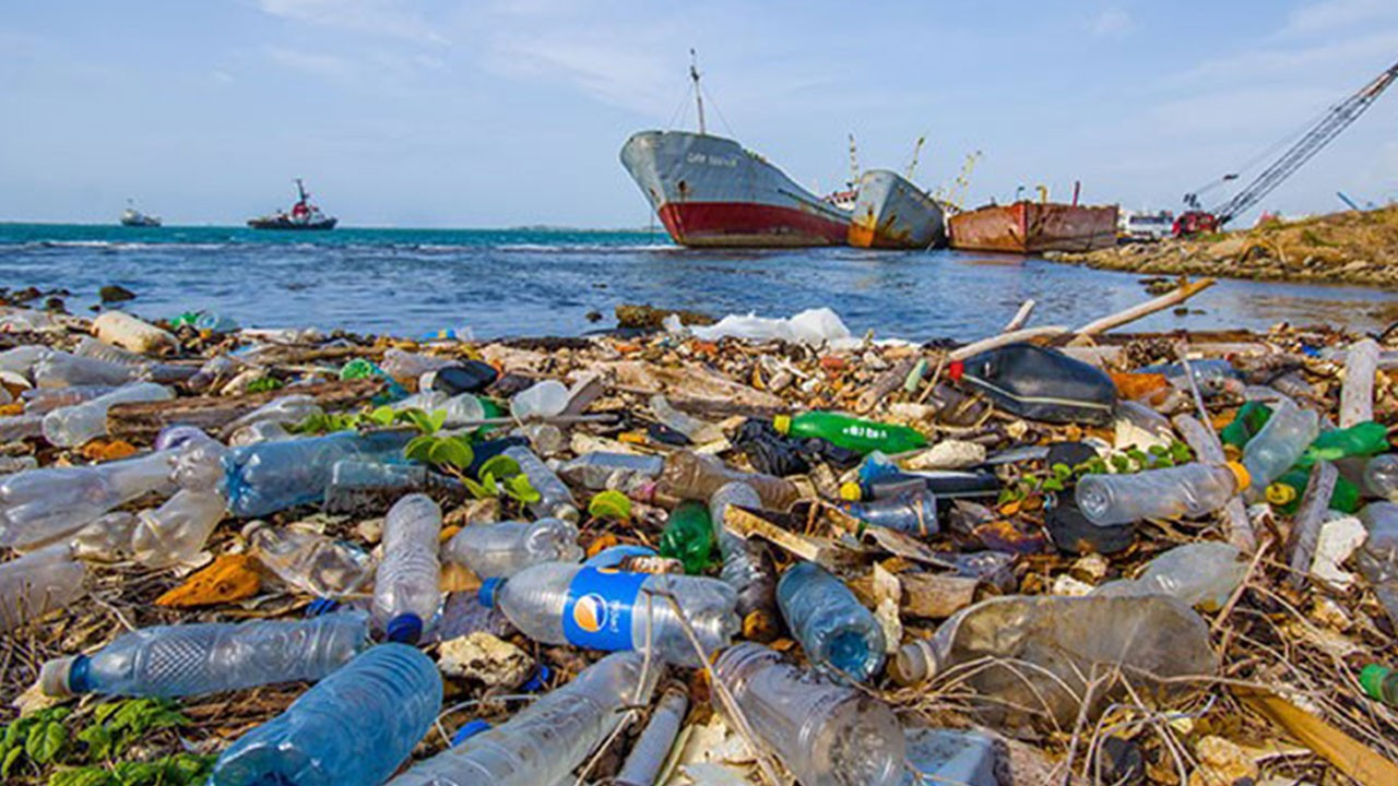 23 milyon ton plastik atık nehir ve denizlere dökülüyor