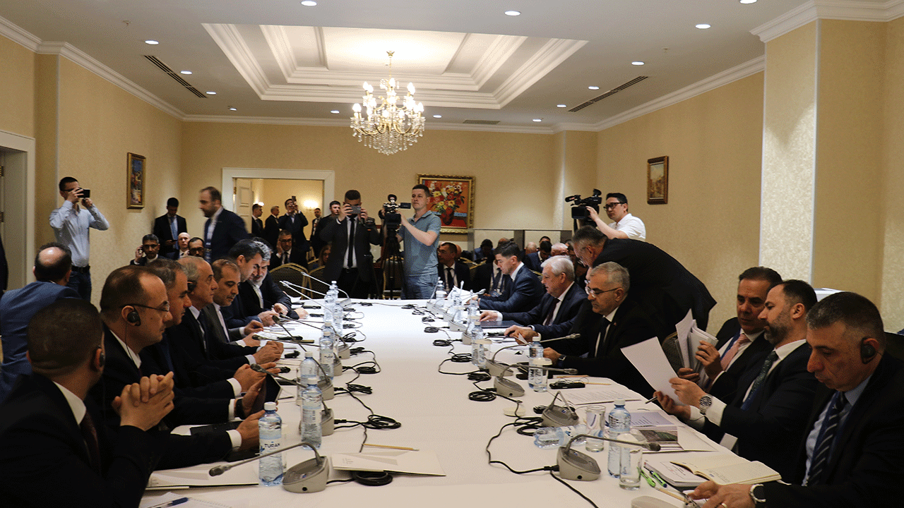Astana'da 4'lü toplantı başladı