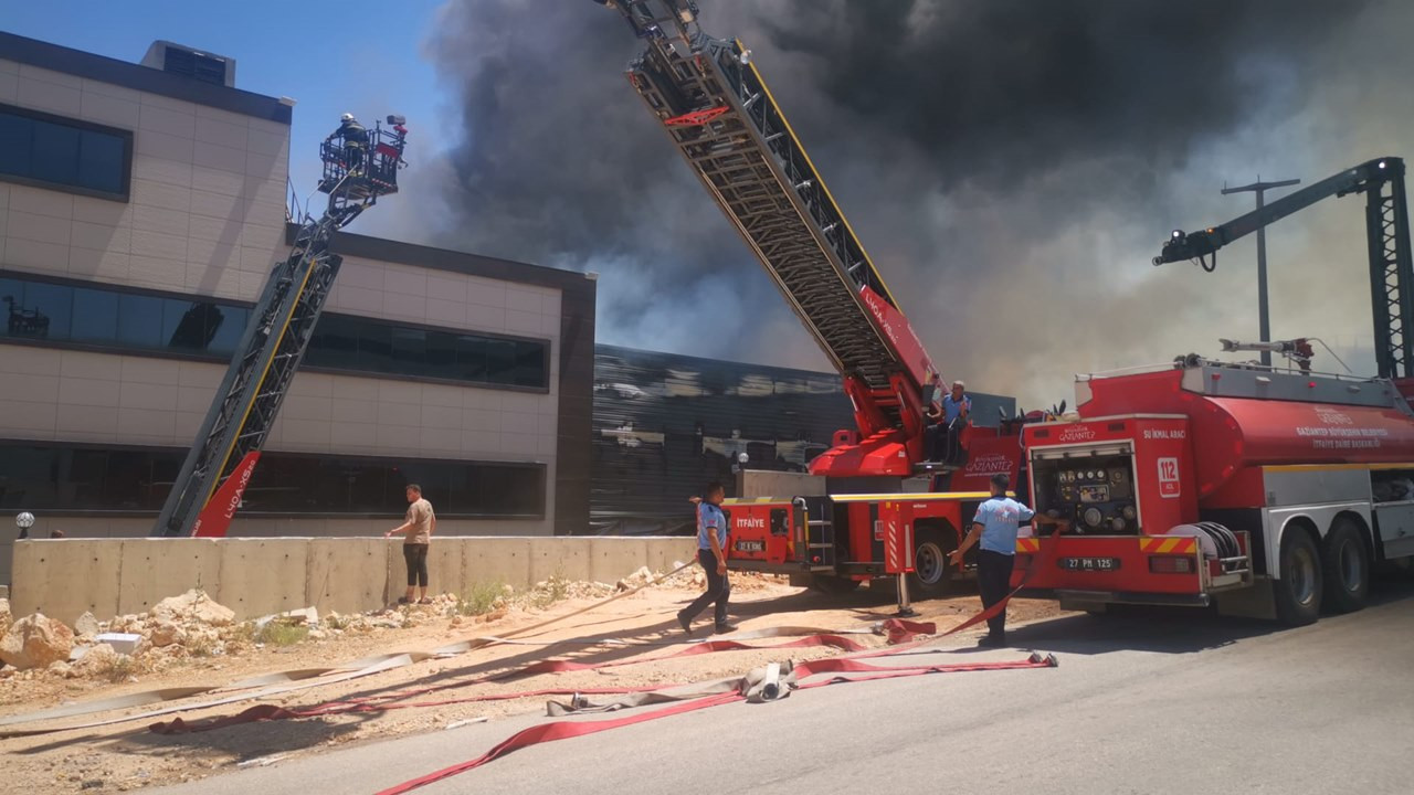 Gaziantep'te organize sanayi bölgesinde fabrika yangını