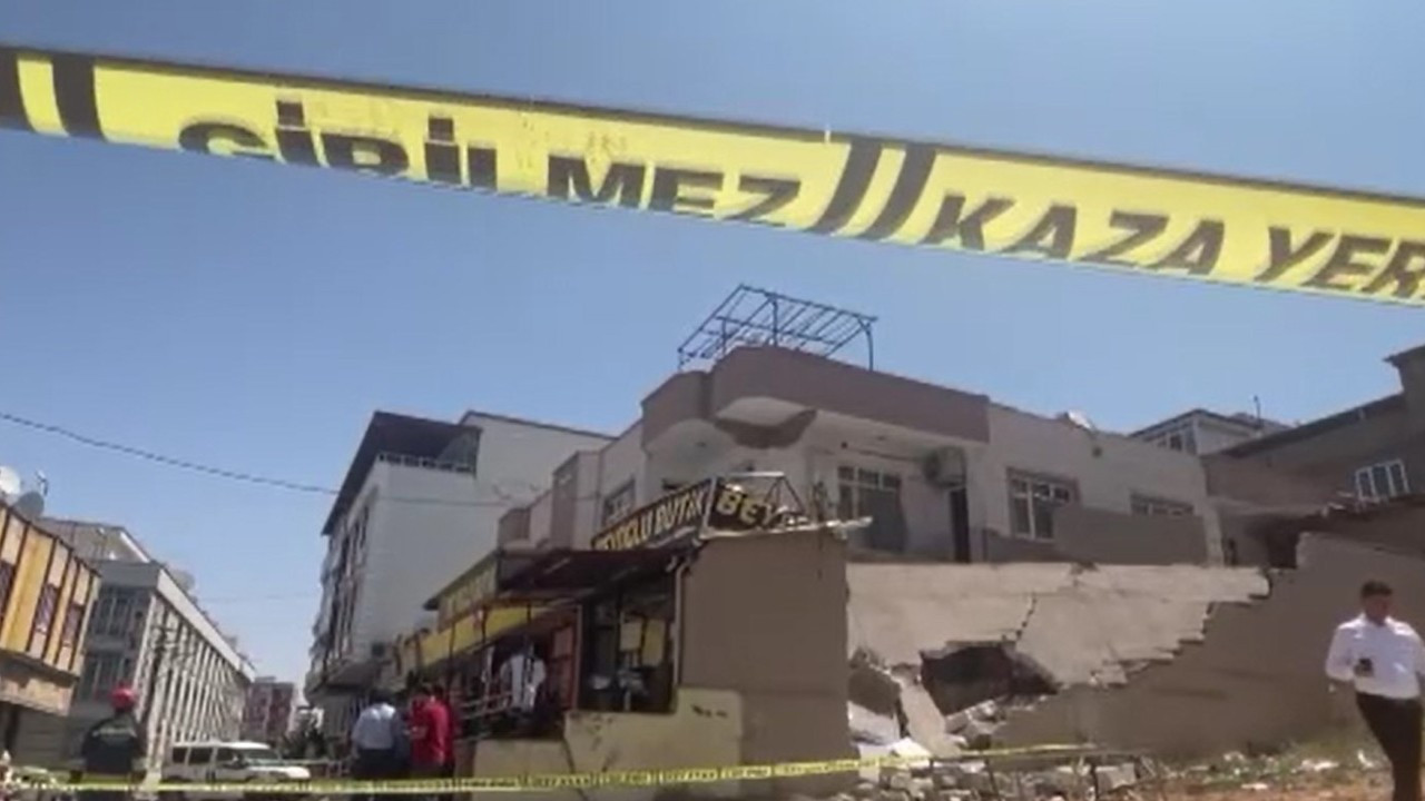 Gaziantep'te hasarlı iki katlı bina çöktü: 5 yaralı