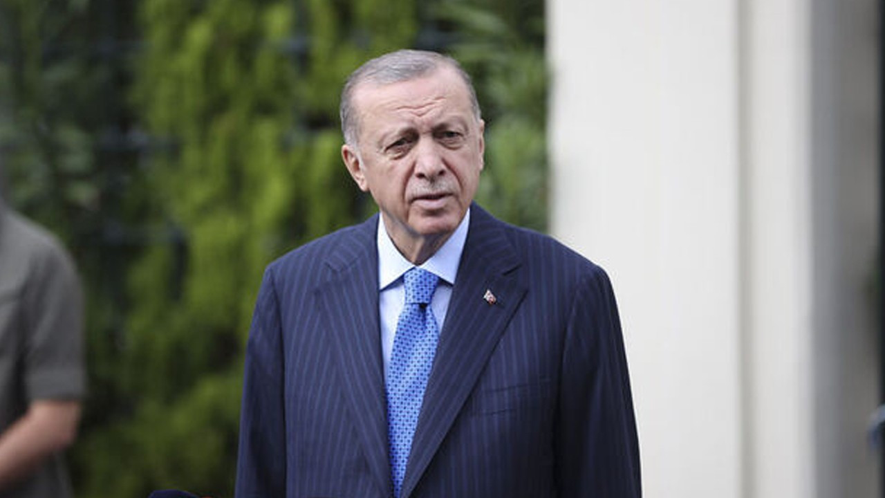 Erdoğan'dan Mete Gazoz'a tebrik telefonu
