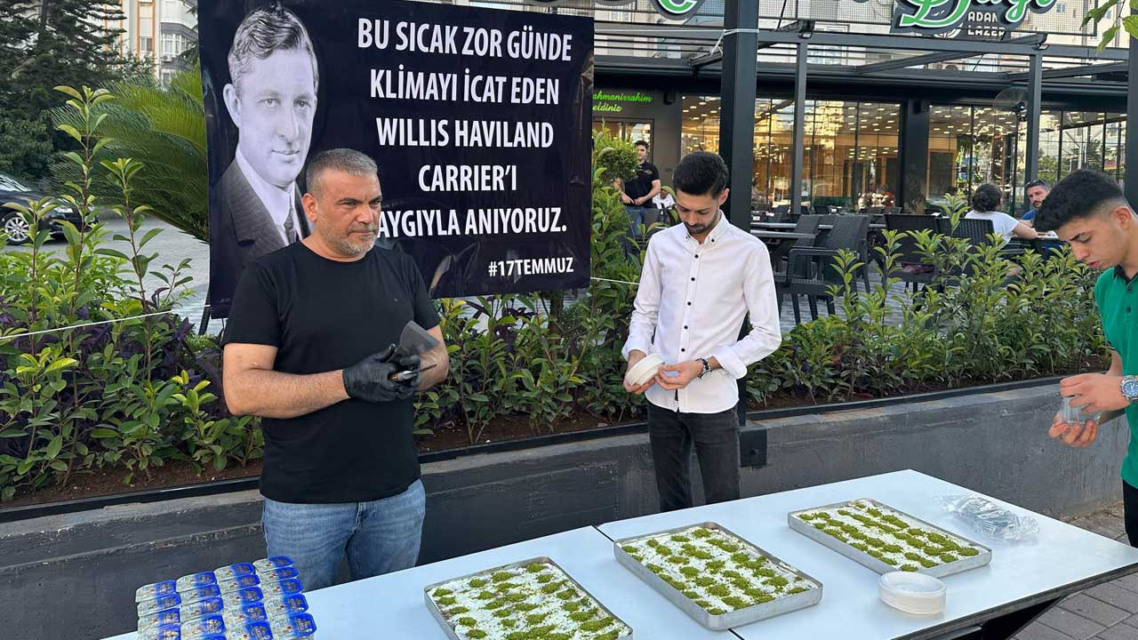 Adana 40 dereceyi aşınca klimanın mucidi için tatlı dağıtıldı