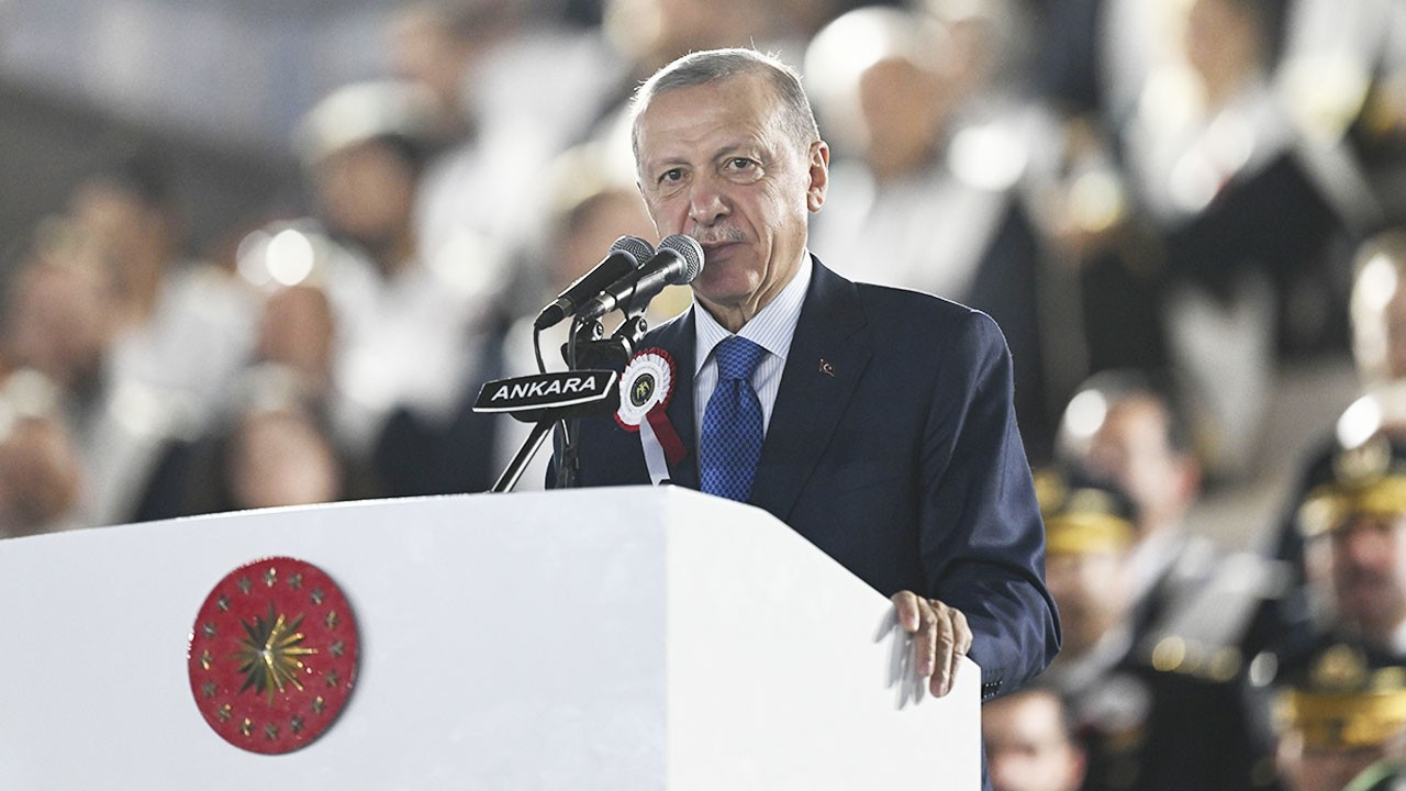 Cumhurbaşkanı Erdoğan, Ahlat'taki bölge valileri toplantısına katıldı
