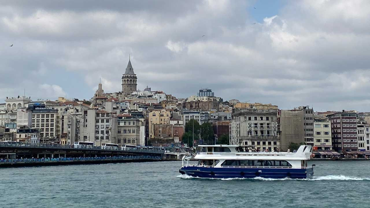İstanbul'da denizi kirleten 35 gemi 94 milyon lira ceza
