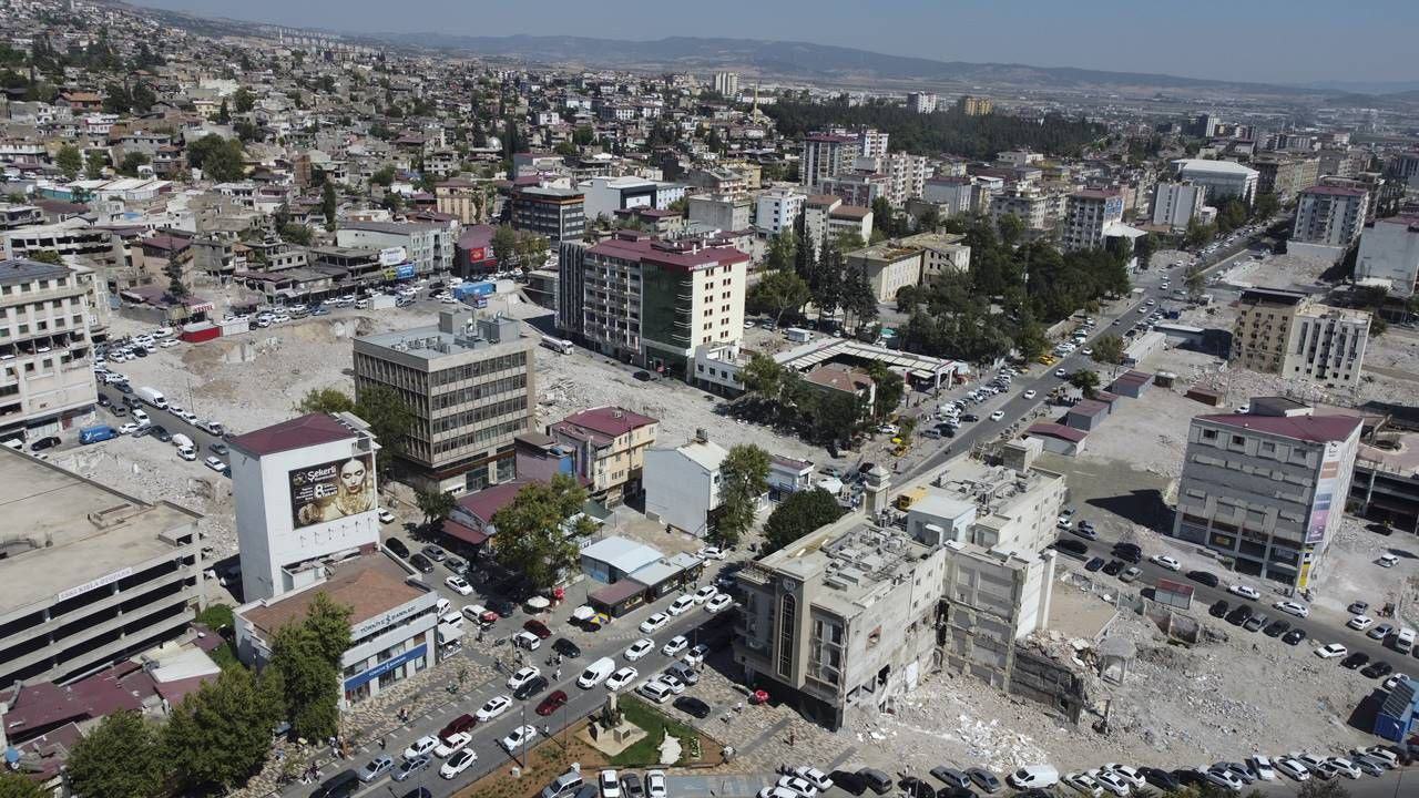 Depremin vurduğu Kahramanmaraş'ta çalışmalar sürüyor - Sayfa 1
