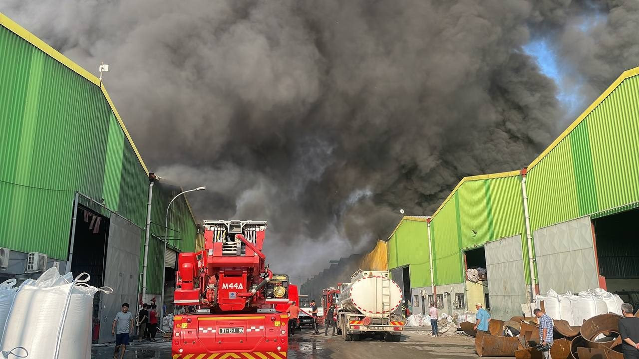 Adana'da fabrika yangını!
