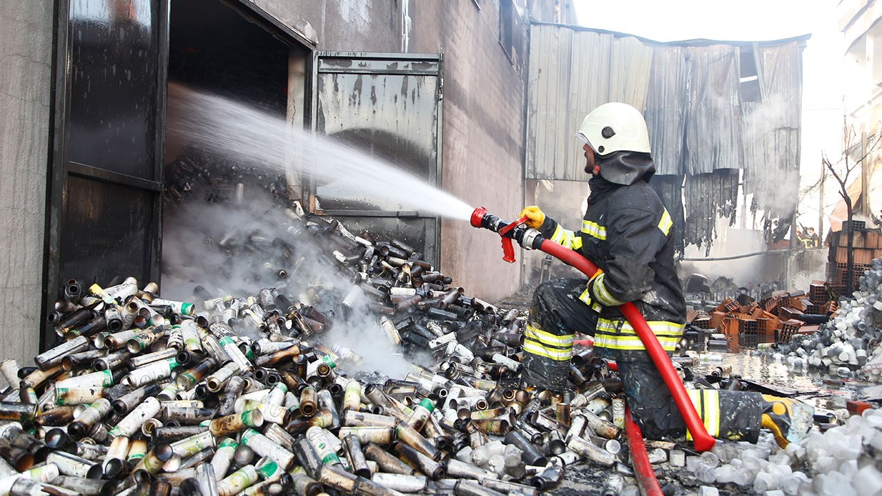 Tekirdağ’da kimya fabrikasındaki yangın kontrol altına alındı