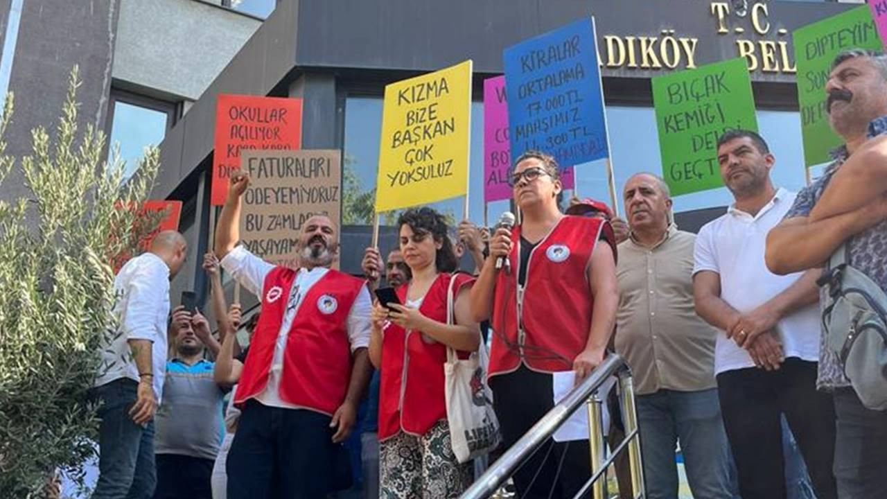 Kadıköy'de işçilerden yarım günlük iş bırakma eylemi