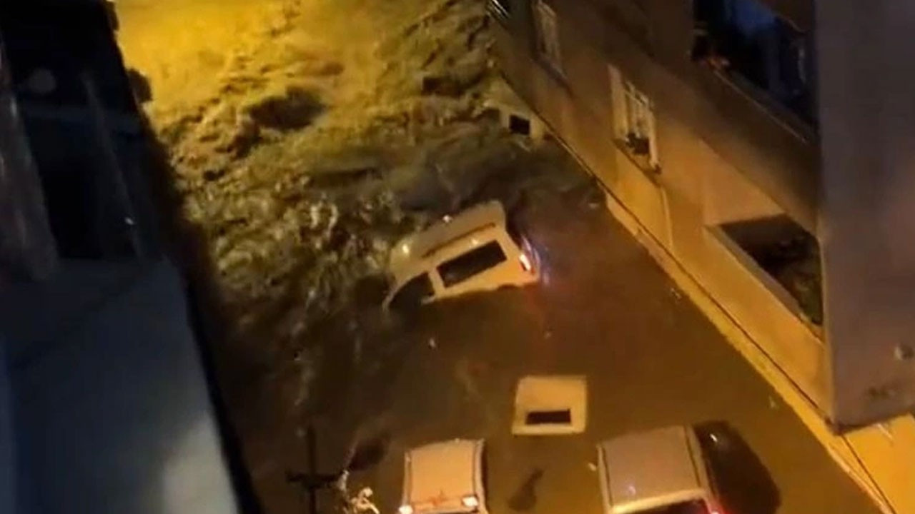 İstanbul'u sel vurdu, birçok ev ve iş yerini su bastı! 2 kişi hayatını  kaybetti - Dünya Gazetesi