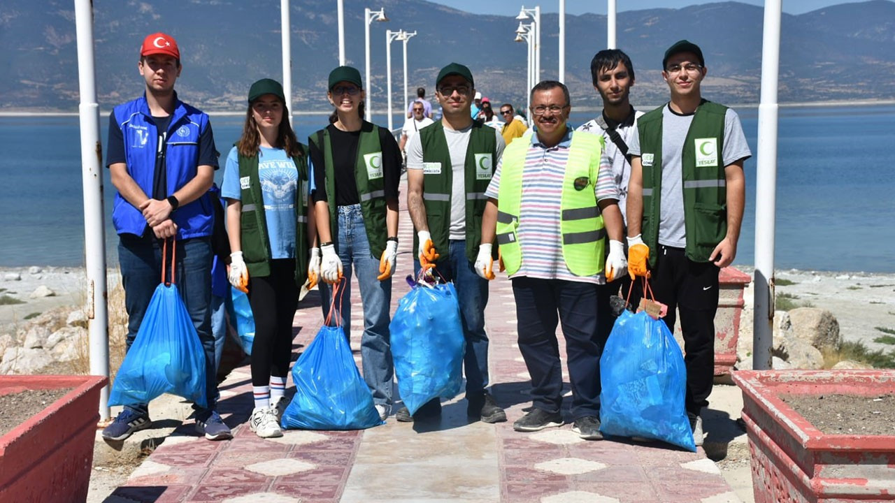 Antalya ve Burdur'da çevre temizliği yapıldı