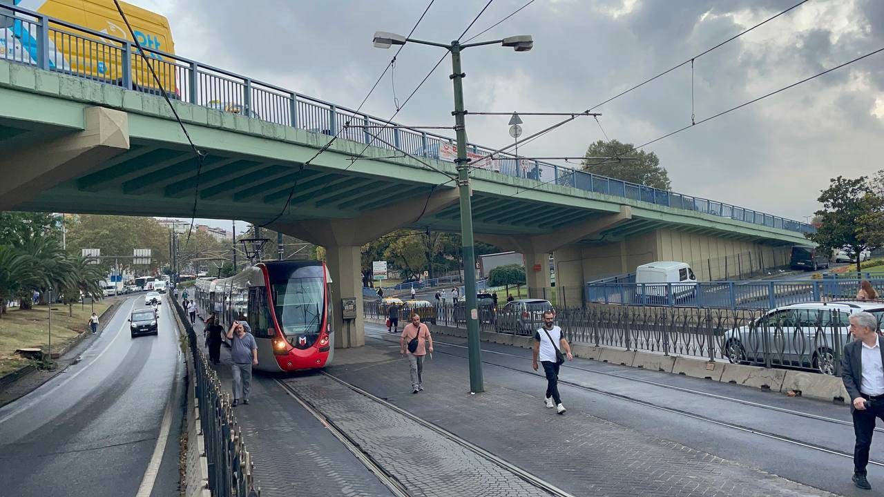 İstanbul'da tramvay arızası yoğunluk yarattı
