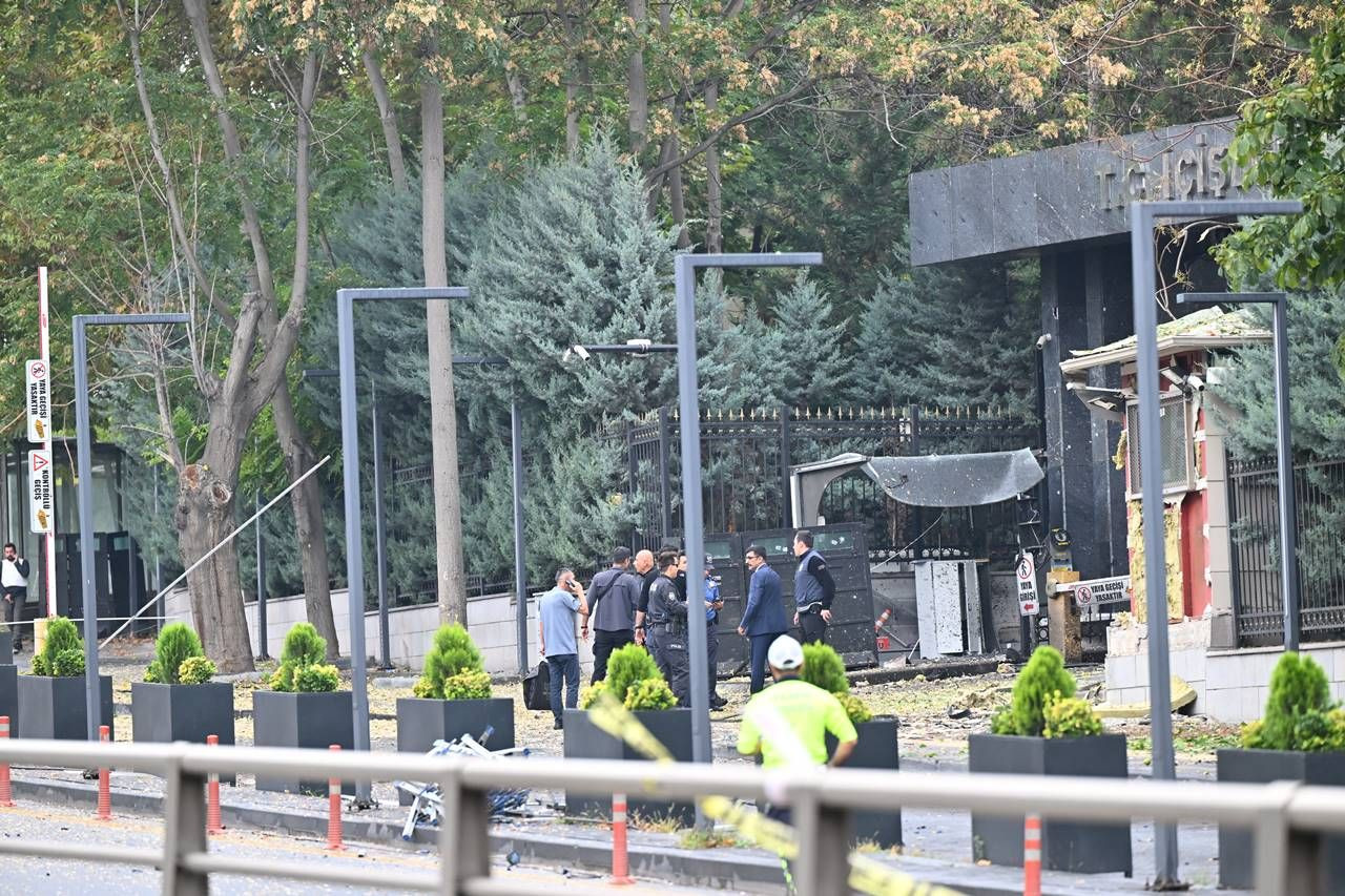 Ankara'daki terör saldırısında olay yerinden ilk görüntüler - Sayfa 4