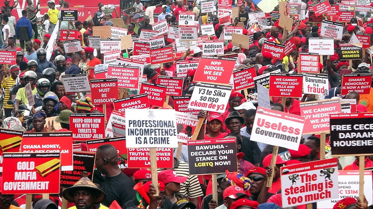 Gana Merkez Bankası’na ‘kırmızı-siyah’ protesto