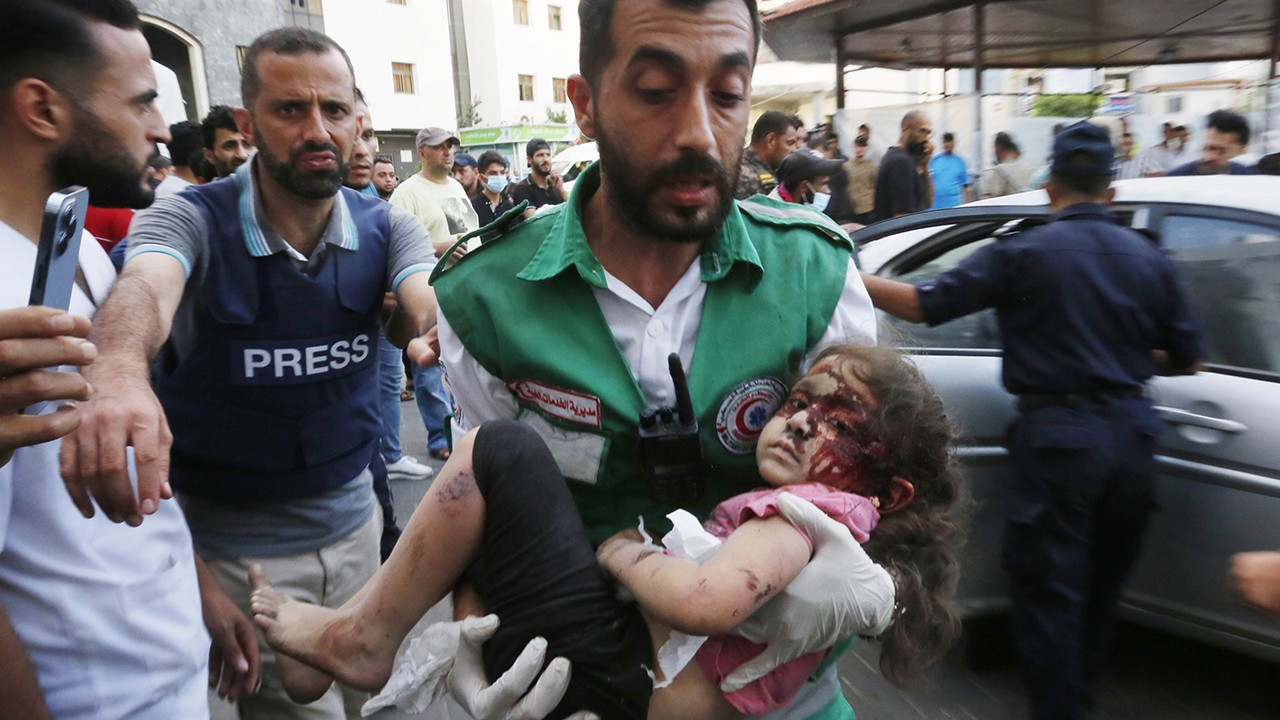 Gazze'deki hastane saldırısı İsrail'in iddiasını doğrulamıyor