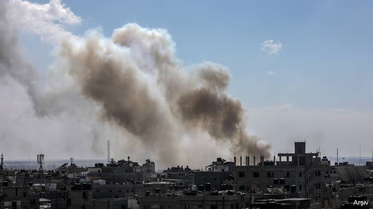 İsrail, Gazze'deki Hıttin Camisi'ni bombaladı