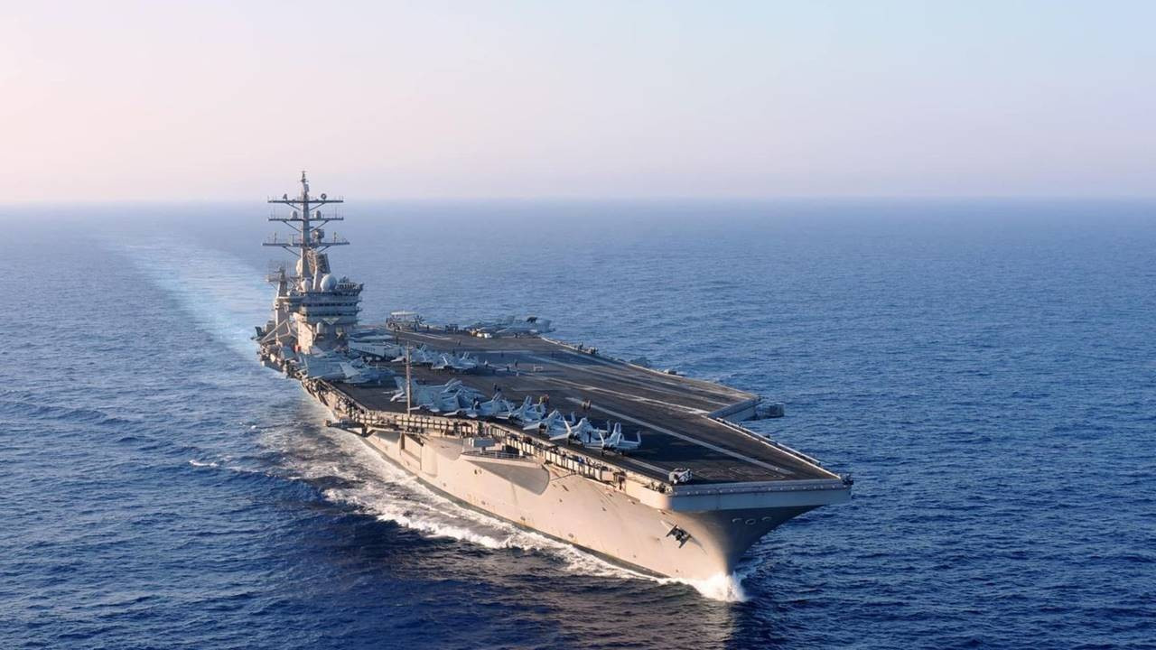 Husileri hedef almıştı: ABD'nin uçak gemisi görevini tamamladı
