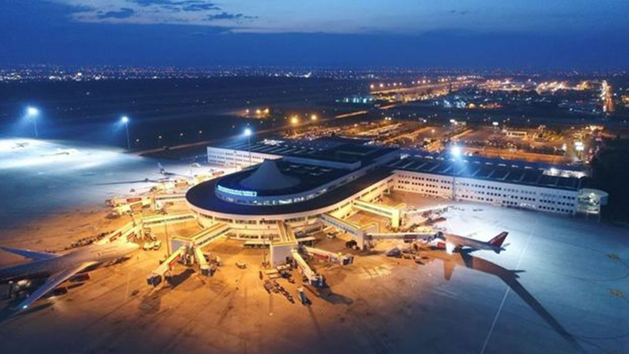 İstanbul'daki havalimanlarının yolcu sayısı Türkiye nüfusunu geçti