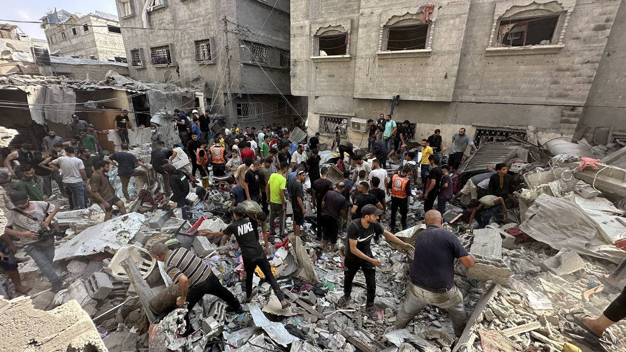 Gazzeli yetkililer: İsrail saldırılarında can kaybı 5 bin 791’e yükseldi.