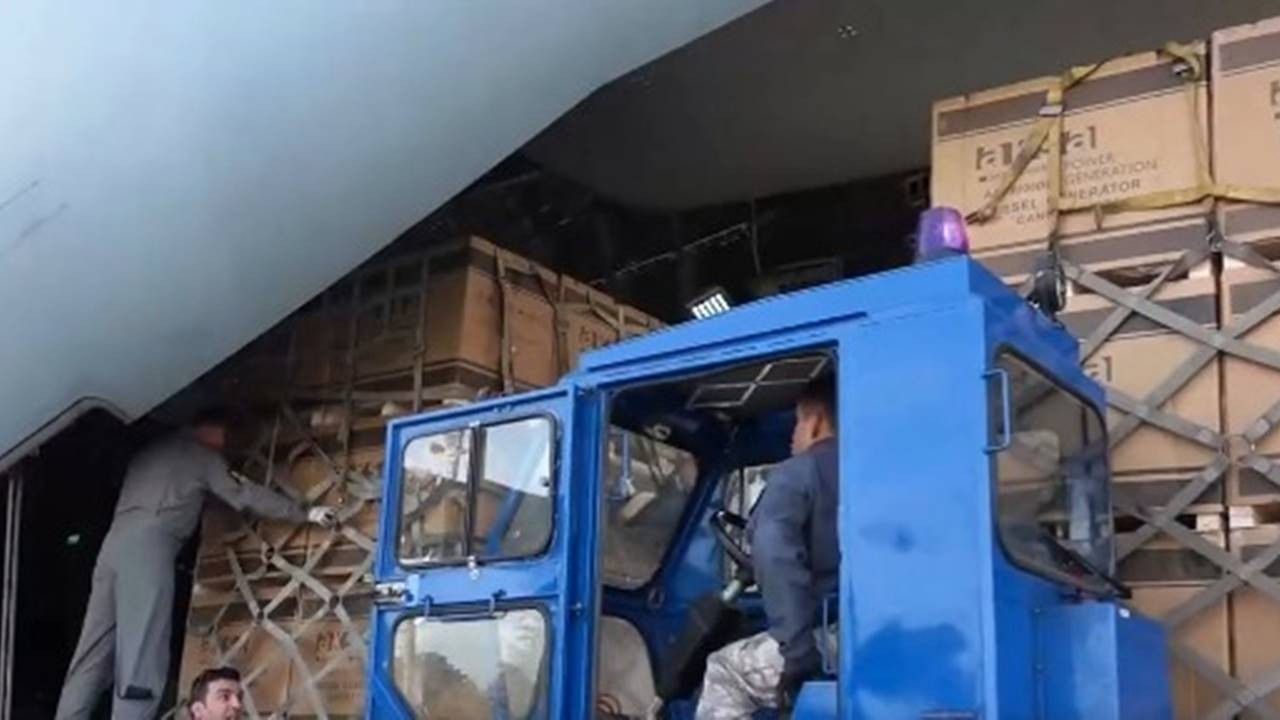 BAE'nin, Gazze'ye gönderdiği ikinci yardım gemisi Mısır'a ulaştı