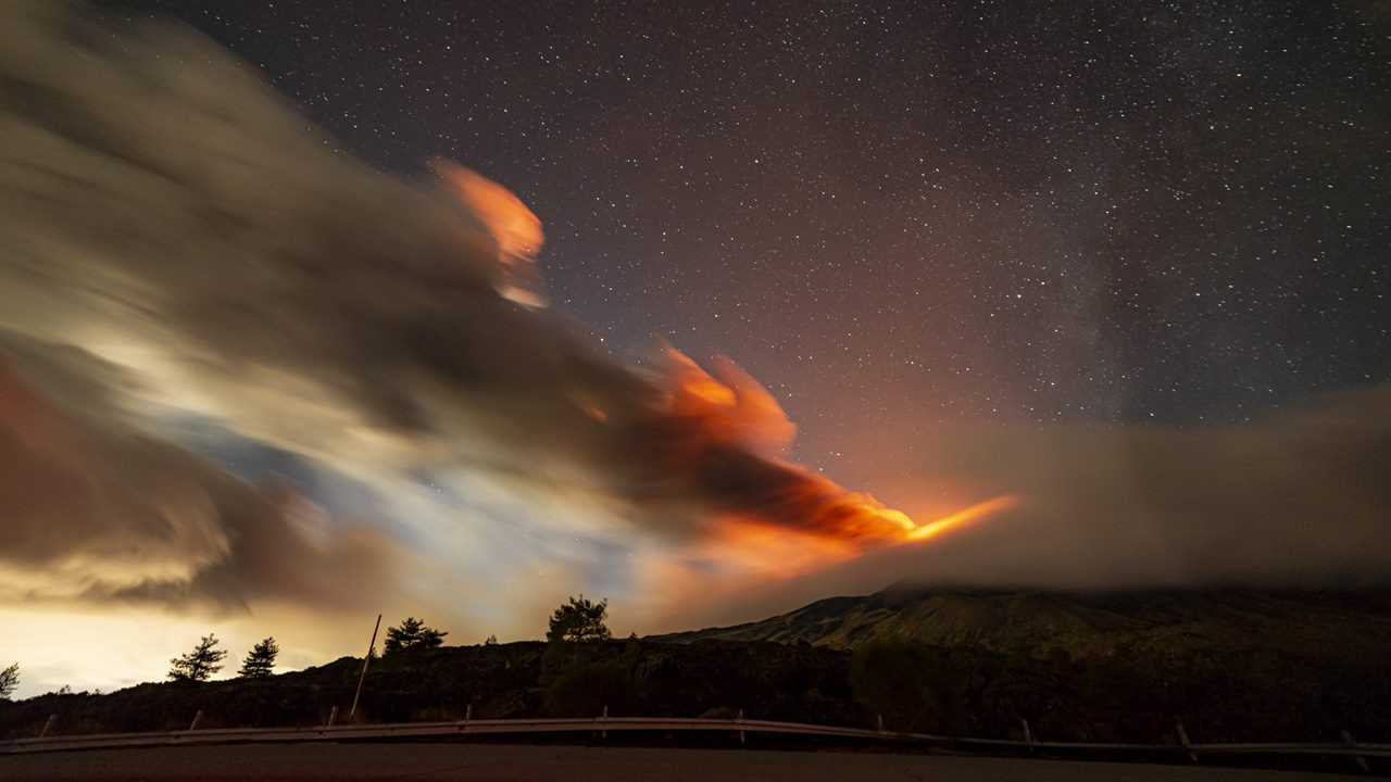 Etna Yanardağı faaliyete geçti