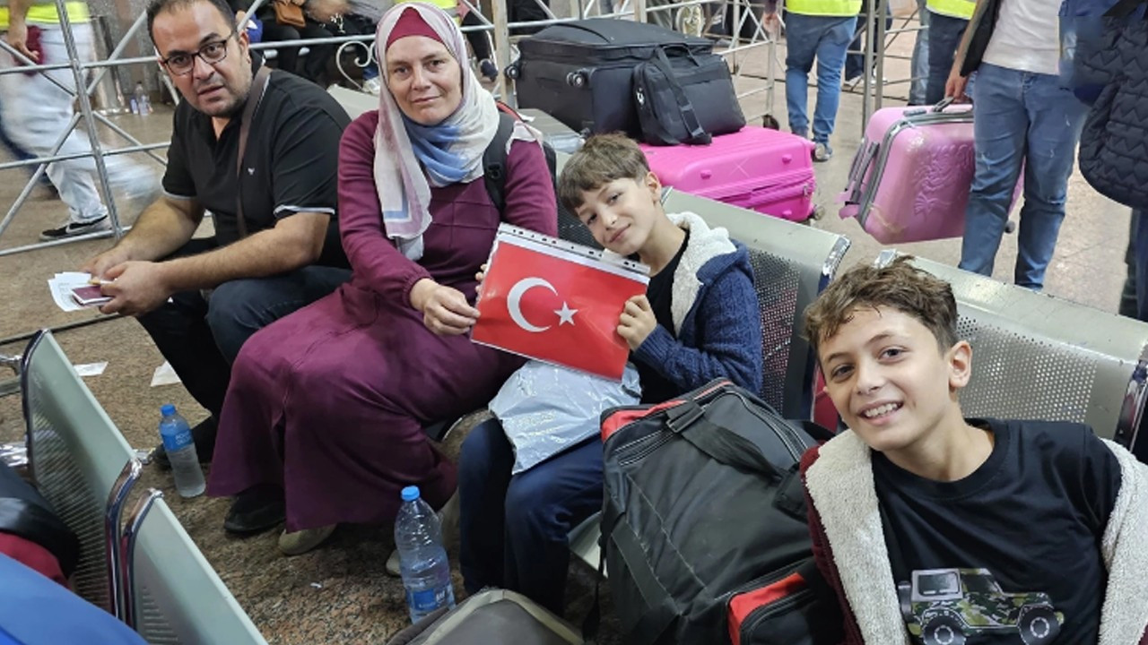 Gazze'den tahliye edilen 42 Türk vatandaşı yurda döndü