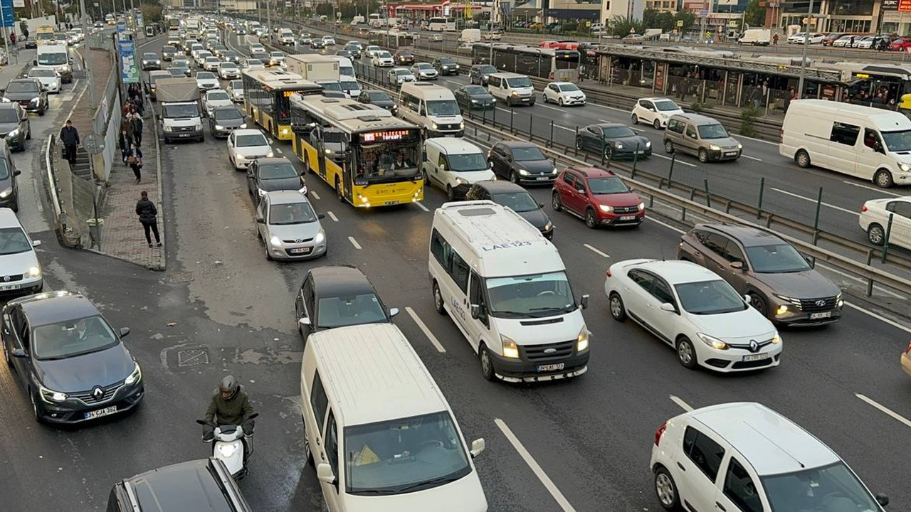 İstanbul'da sabah saatlerinde trafik çilesi