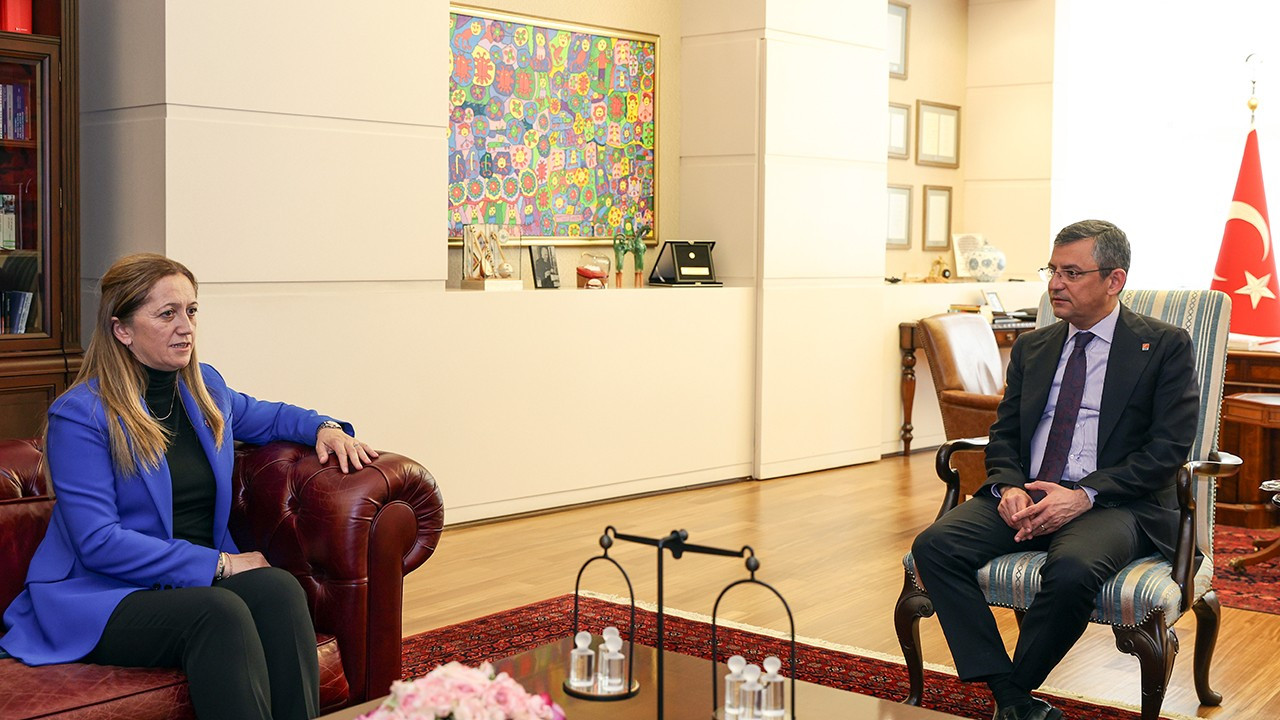 CHP Genel Başkanı Özel, Çerkezoğlu ile bir araya geldi