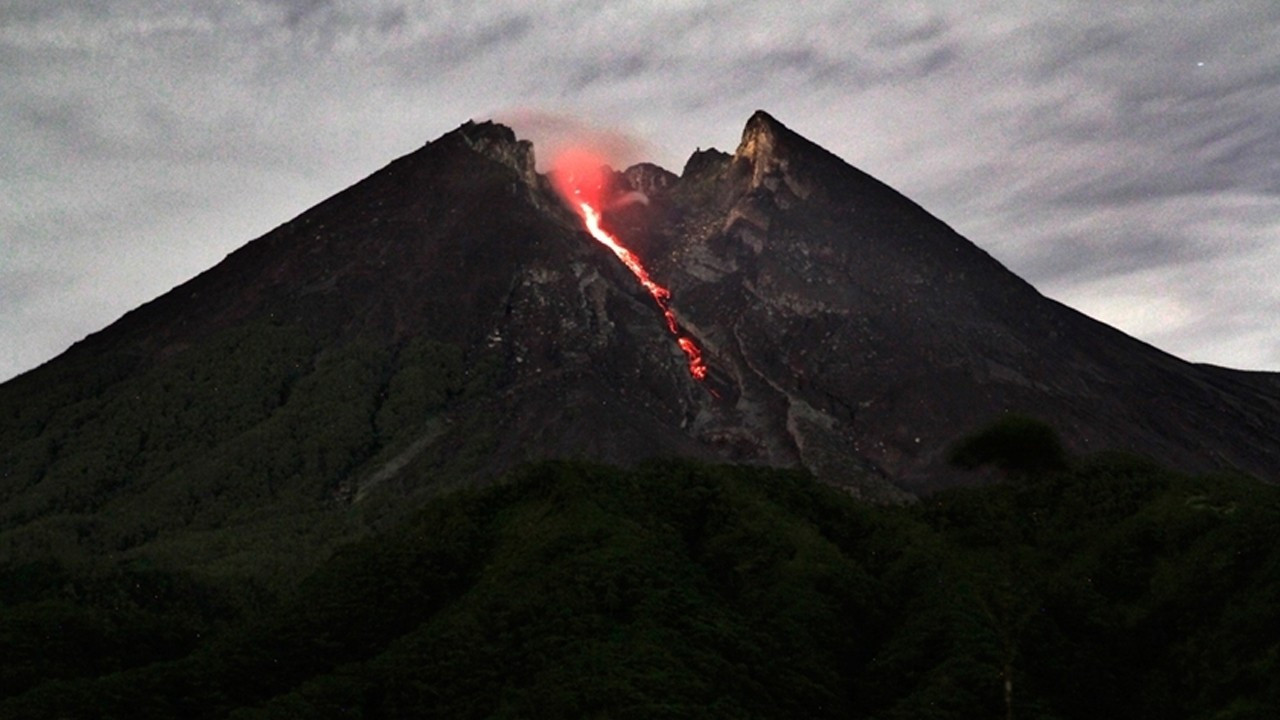 Merapi Yanardağı'nda 11 dağcı hayatını kaybetti