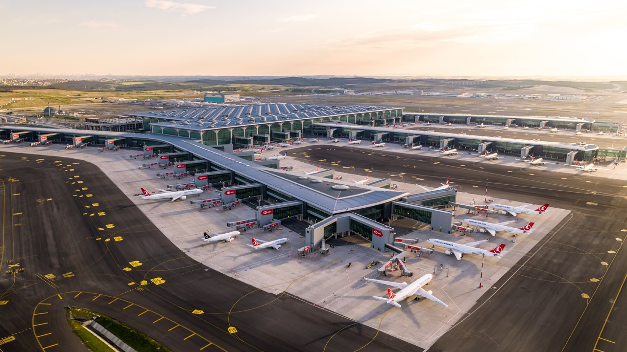İstanbul havalimanları 27 milyon yolcuyu ağırladı