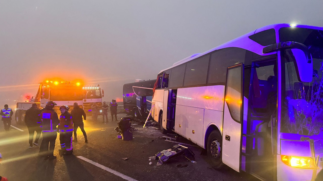 Kuzey Marmara Otoyolu'nda zincirleme kaza: 11 kişi öldü, 57 kişi yaralandı