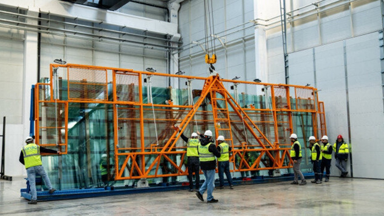 Ardıç Cam’dan Türkiye'nin ilk 12 metrelik cam tesisi