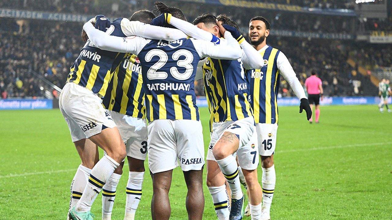 UEFA, Fenerbahçe'nin cezasını erteledi
