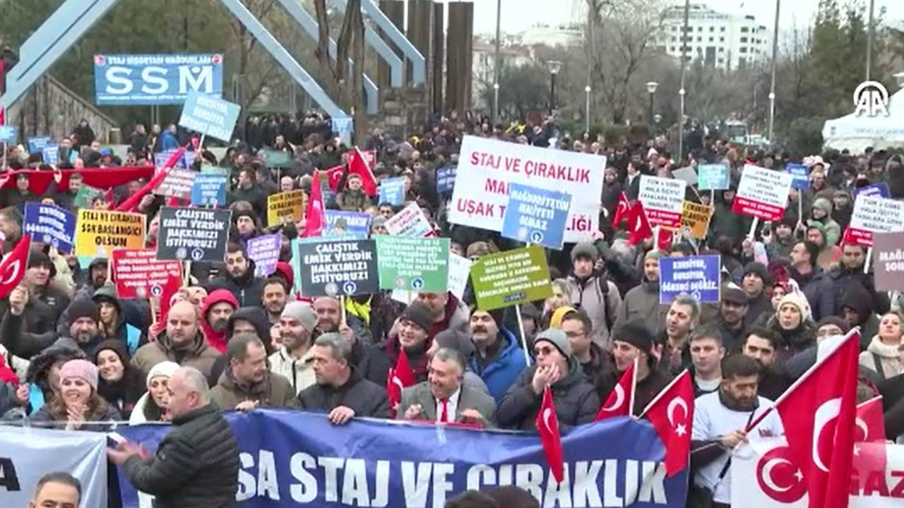 Ankara'da eylem: Emeklilikte staj başlangıcı dikkate alınsın - Dünya  Gazetesi