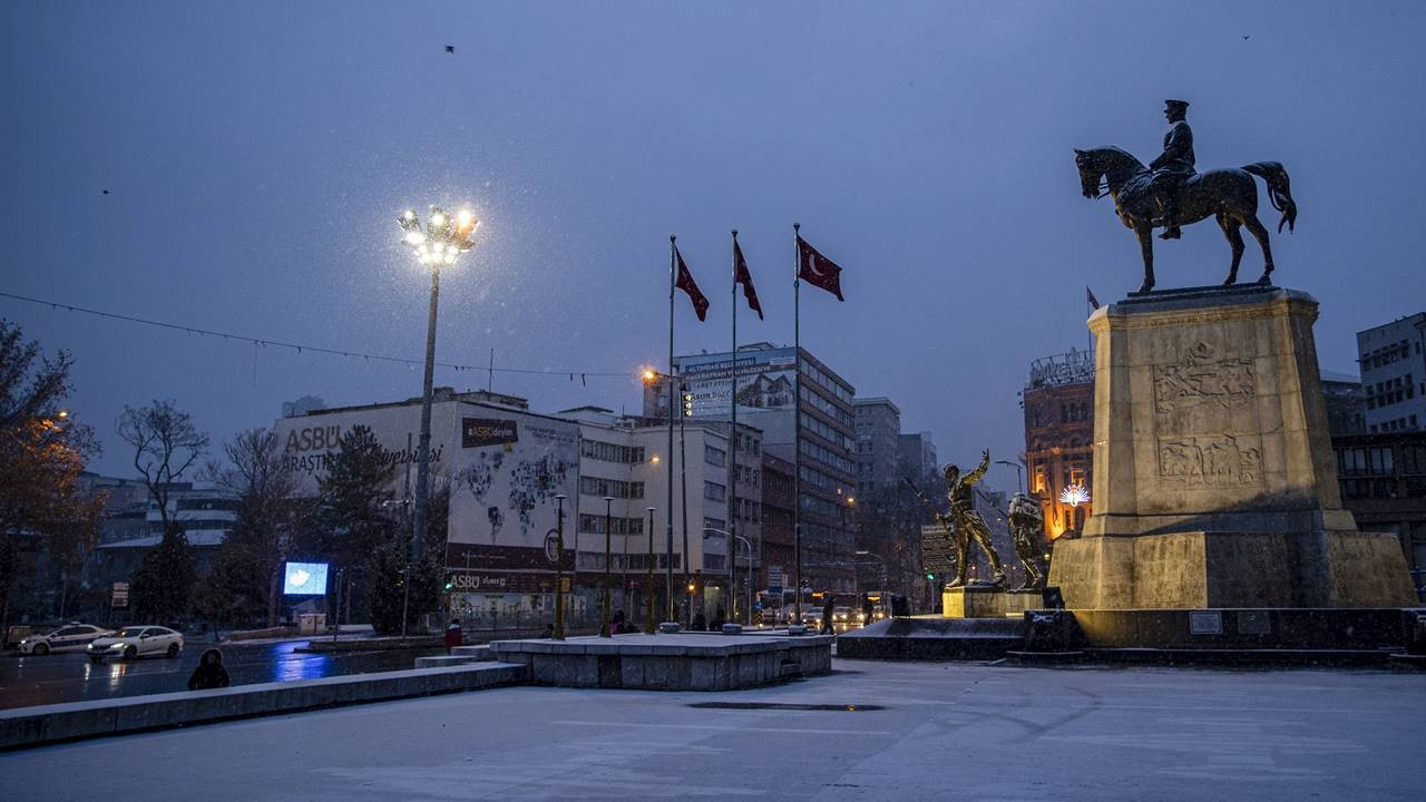 Başkentte emekli mitingi (Ankara 26 Mayıs 2024 trafiğe kapalı yollar)