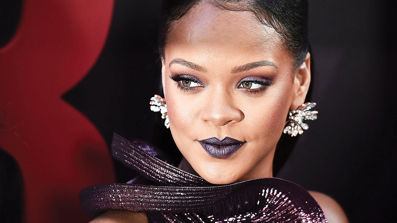 En zengin şarkıcı Rihanna