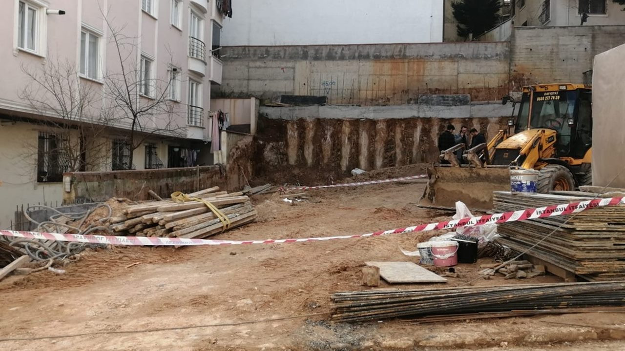 İstanbul'da temel kazısı çöktü, bir işçi hayatını kaybetti