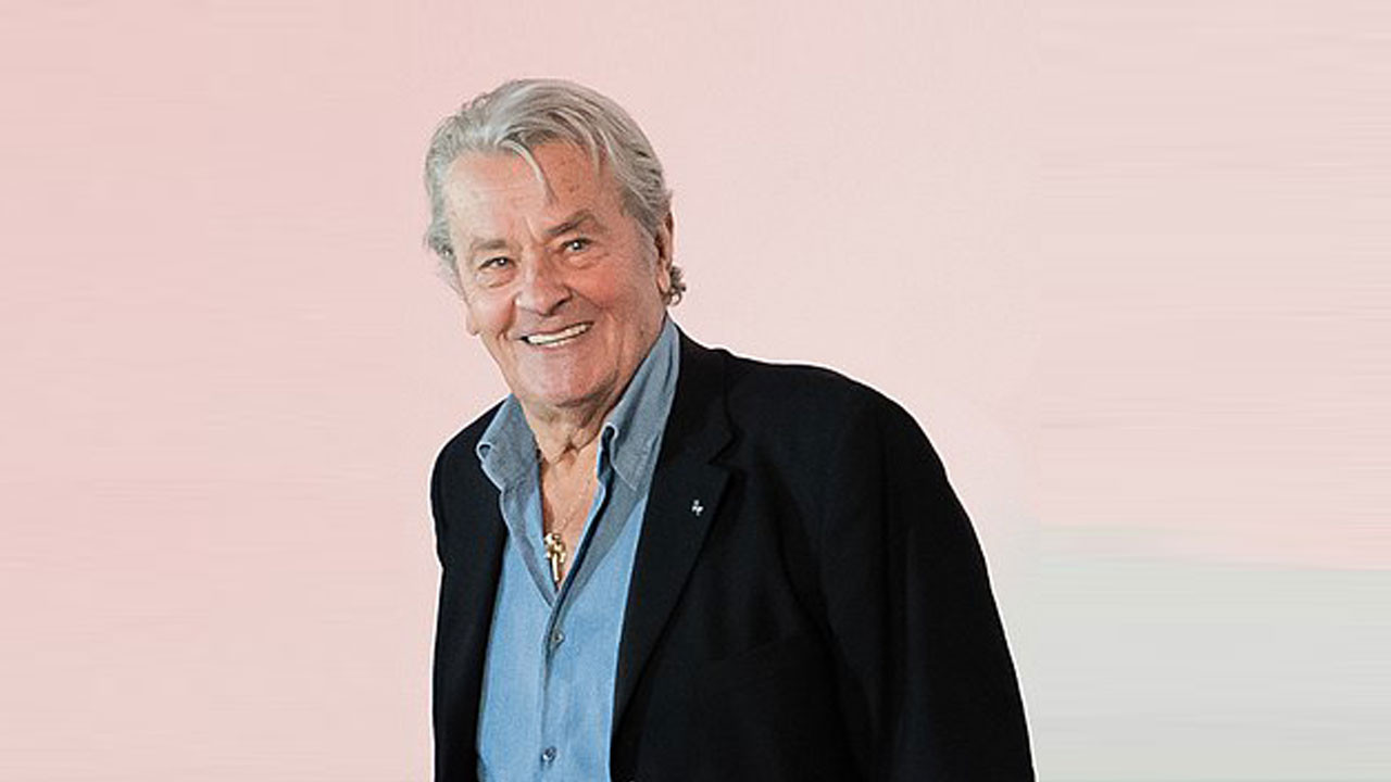 Alain Delon'un evinden 72 silah çıktı!