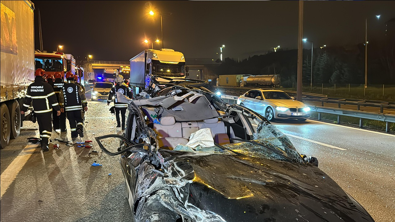 Anadolu Otoyolu’nda otomobil tıra çarptı: 1 ölü, 2 yaralı