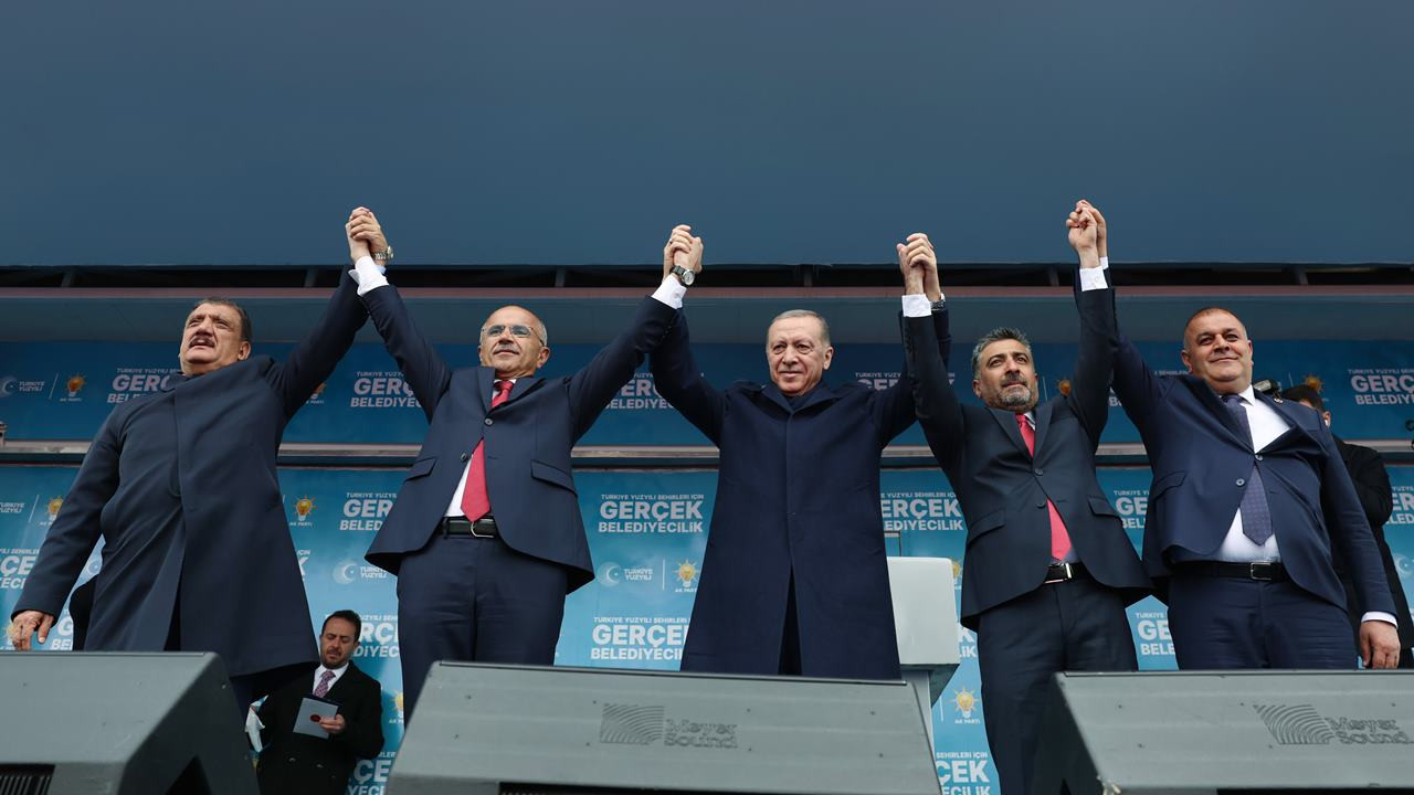 Erdoğan: Çeşitli imalarla gölgemizde yürümeye kalkanlara müsaade etmeyiz