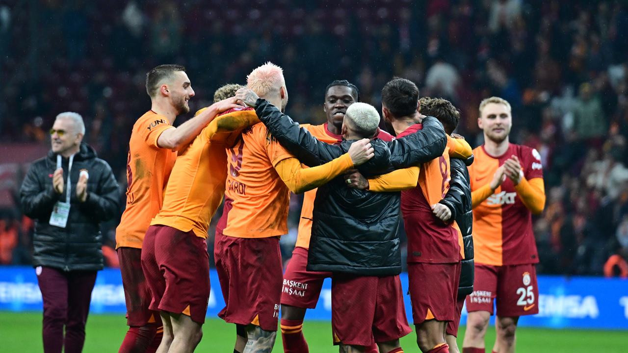 Galatasaray, Rizespor'u farklı geçti