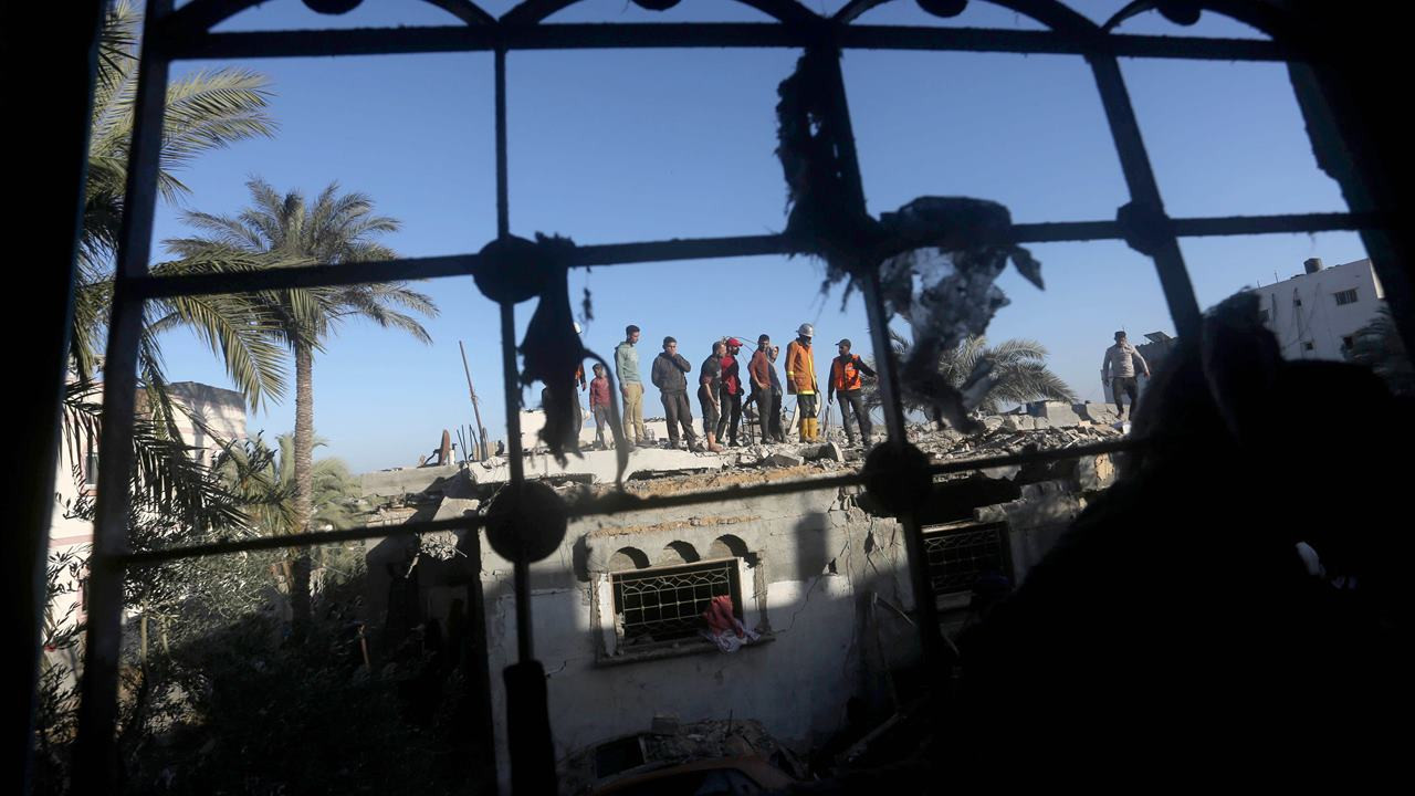 Mısır cumhurbaşkanı: Gazze'nin ayağa kalması için 90 milyar dolar gerekli
