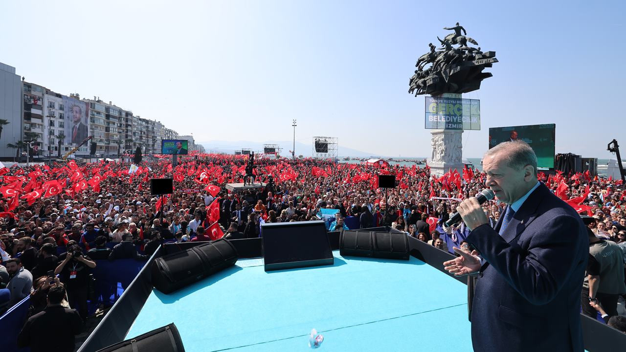 Erdoğan İzmir'de: Yatırım eksiklerini tamamlayarak kayıp yıllarını telafi etmek istiyoruz